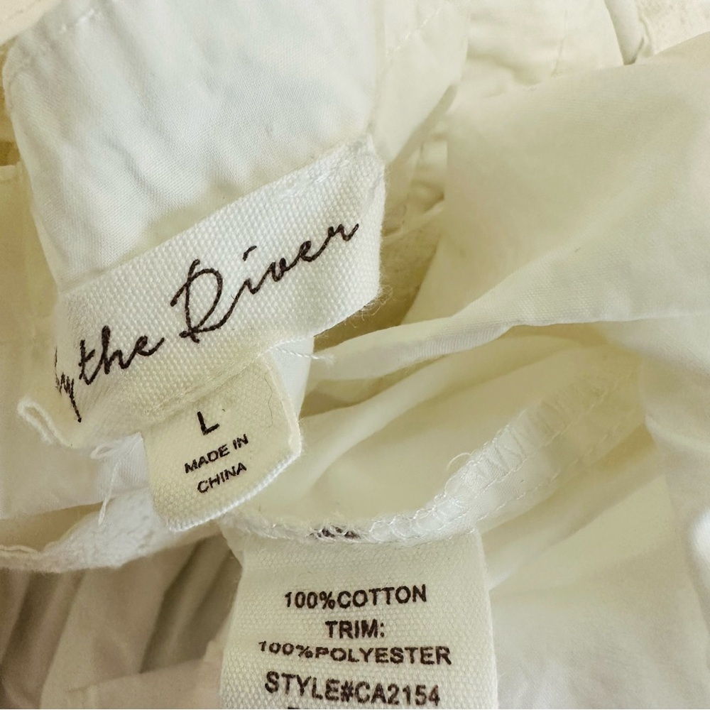 By The River White Boho Ruffle Top Size Large - Picture 8 of 8